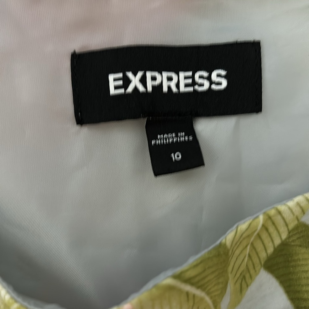 Express Asymmetrical Ruffle Floral Mini Skirt - Picture 8 of 9